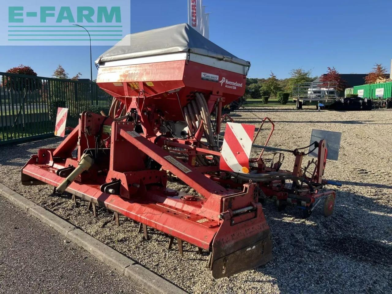 Drillmaschinenkombination typu Kverneland herse perugini + semoir kv, Gebrauchtmaschine v AILLAS (33 - GIRONDE) (Obrázek 3)