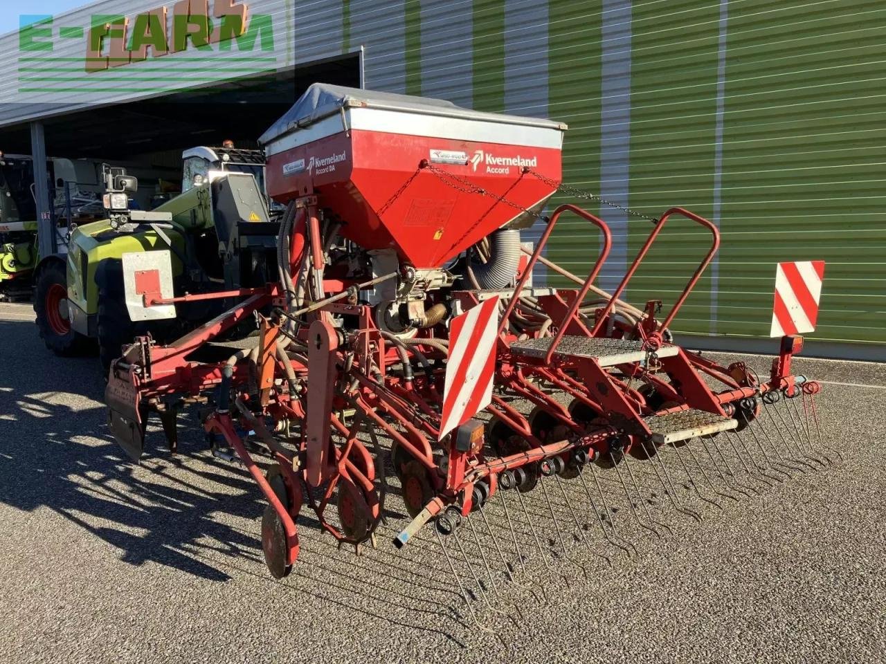 Drillmaschinenkombination typu Kverneland herse perugini + semoir kv, Gebrauchtmaschine v AILLAS (33 - GIRONDE) (Obrázek 4)