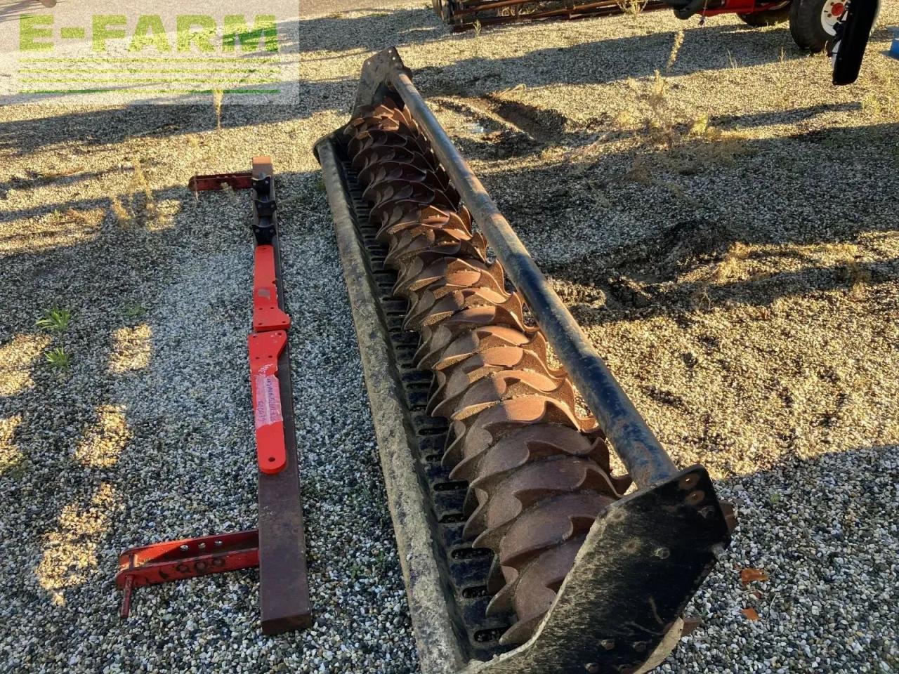 Drillmaschinenkombination typu Kverneland herse perugini + semoir kv, Gebrauchtmaschine v AILLAS (33 - GIRONDE) (Obrázek 10)