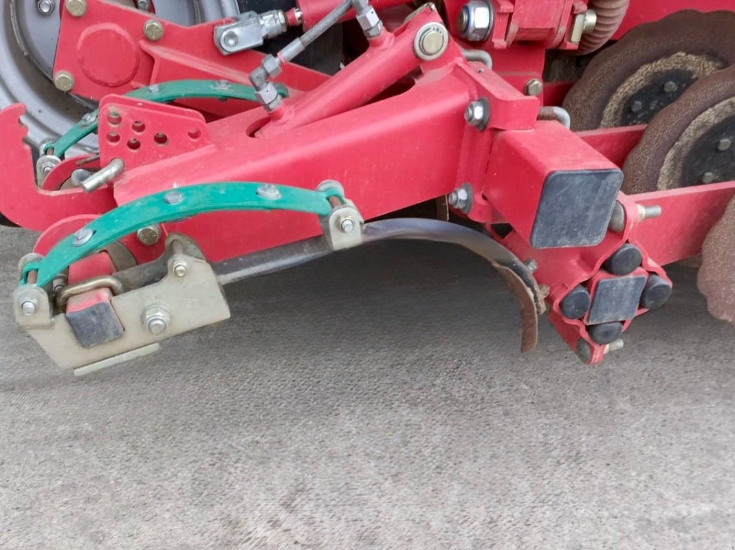 Drillmaschinenkombination типа Kverneland U-Drill 6000 Frontreifenpacker, Gebrauchtmaschine в Liebenwalde (Фотография 11)