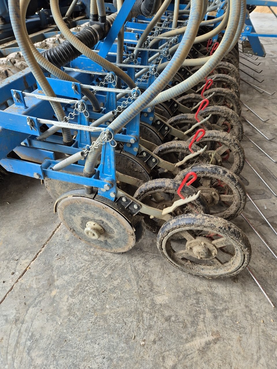 Drillmaschinenkombination del tipo Lemken DISQUES, Gebrauchtmaschine In MANDRES-SUR-VAIR (Immagine 10)