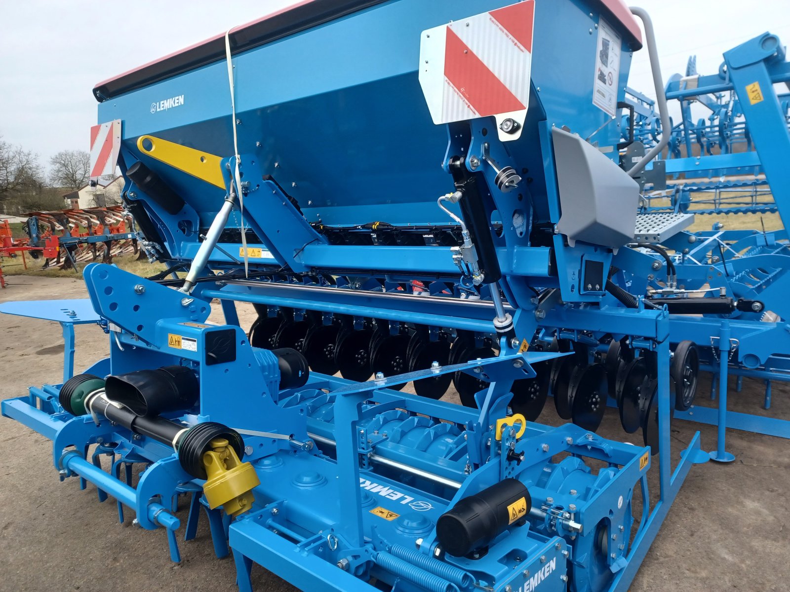 Drillmaschinenkombination typu Lemken zirkon 12/300 + Saphir 9/300, Neumaschine v Uffenheim (Obrázek 1)