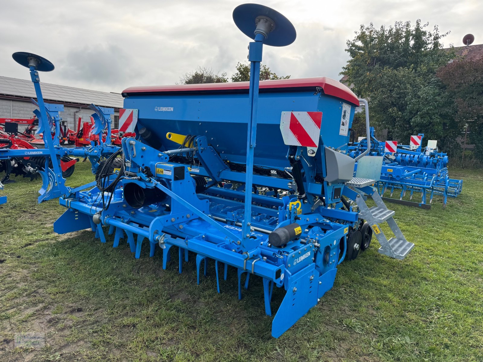 Drillmaschinenkombination of the type Lemken Zirkon 12/300 + Saphir 9/300, Neumaschine in Buch am Wald (Picture 1)