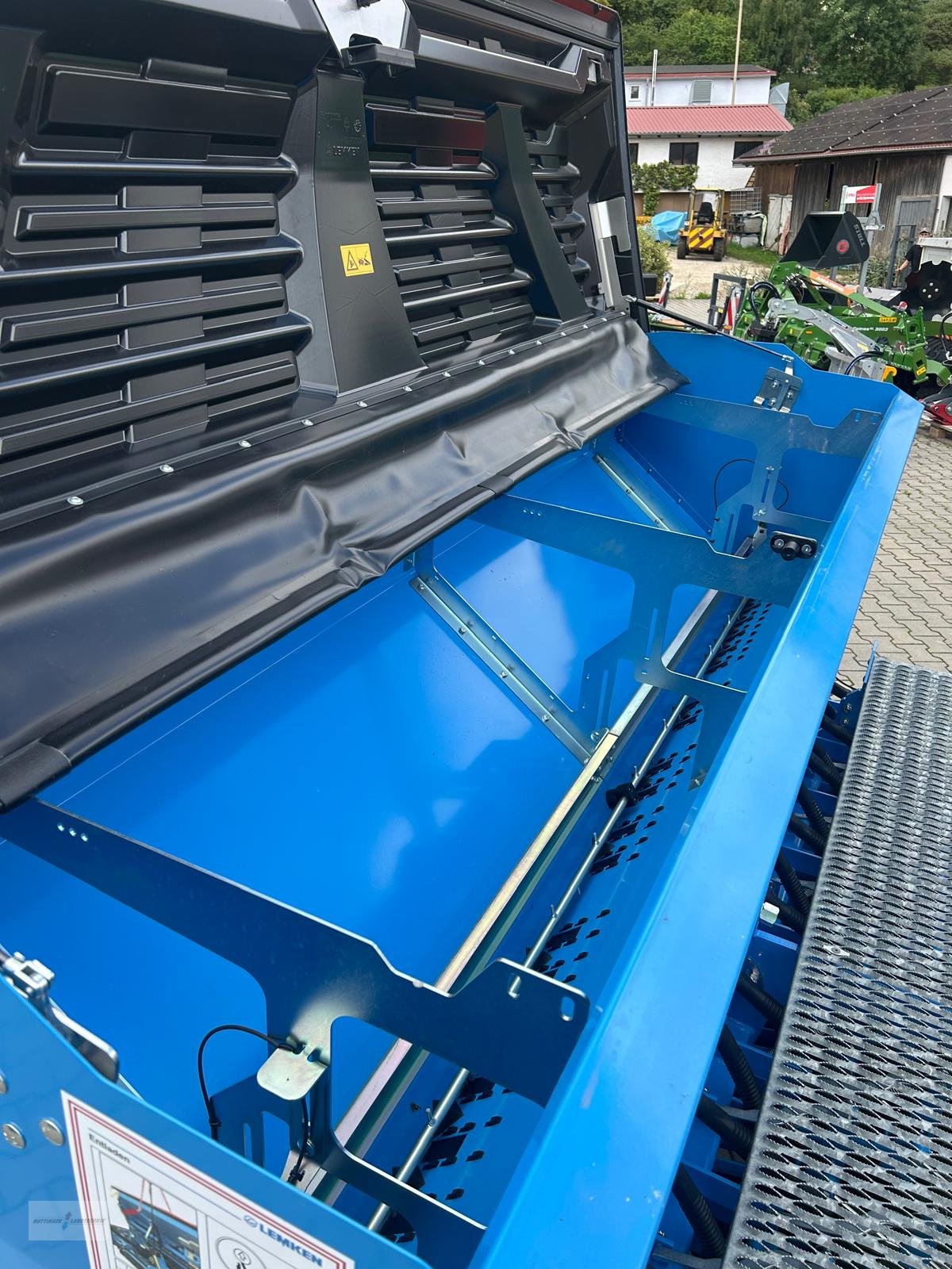 Drillmaschinenkombination tip Lemken Zirkon 8/300 + Saphir 10/300, Neumaschine in Treuchtlingen (Poză 9)