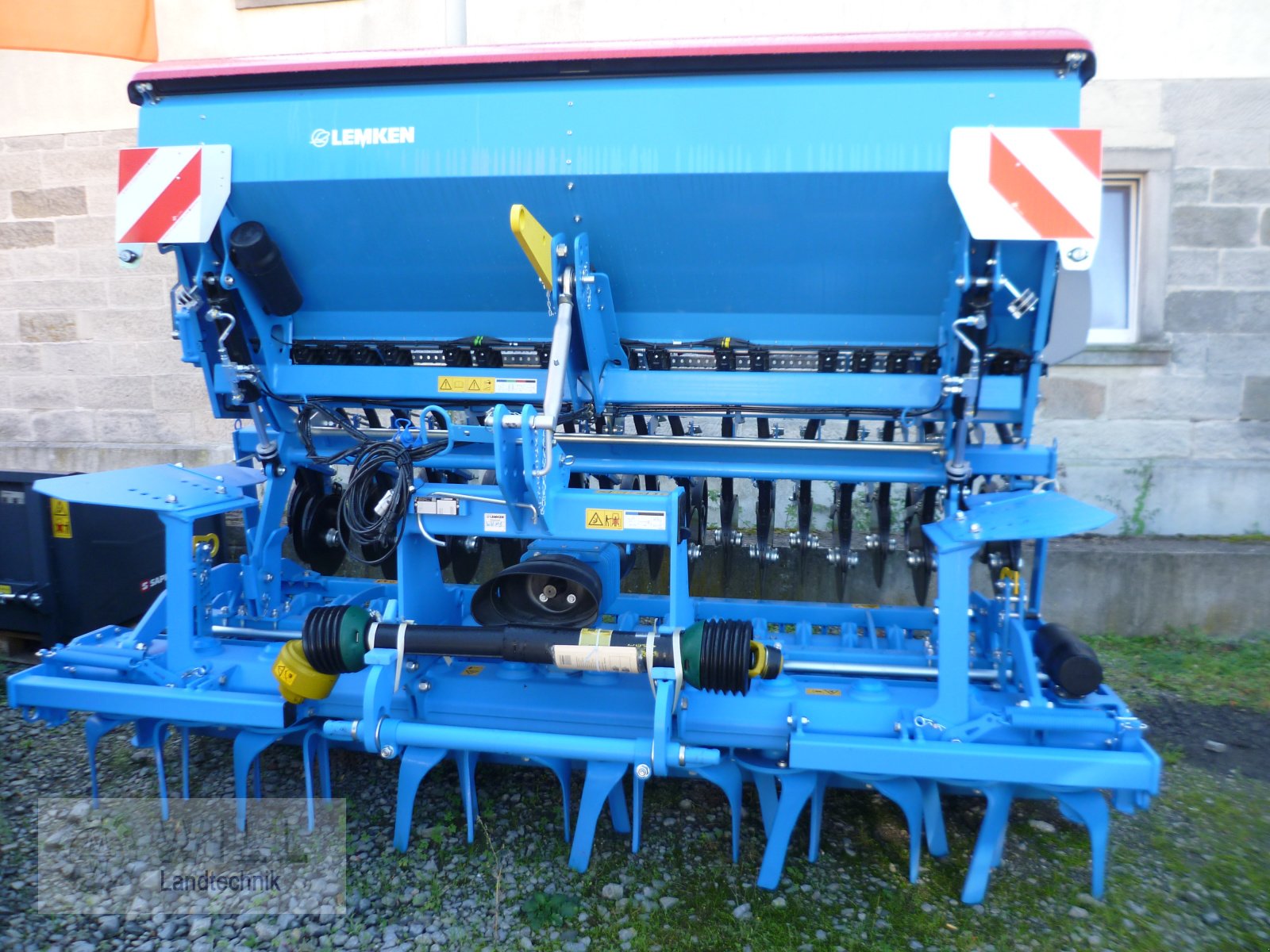 Drillmaschinenkombination of the type Lemken Zirkon 8/300 + Saphir 7/300, Neumaschine in Rudendorf (Picture 1)