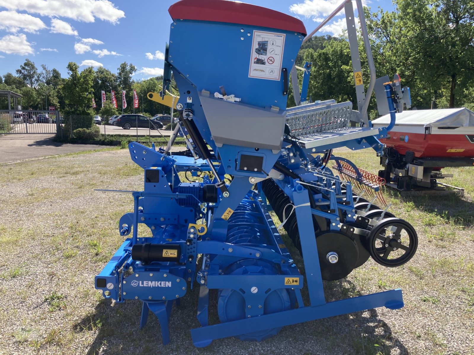 Drillmaschinenkombination des Typs Lemken Zirkon 8/300 + Saphir 9/300 - 125, Neumaschine in Beilngries (Bild 2)