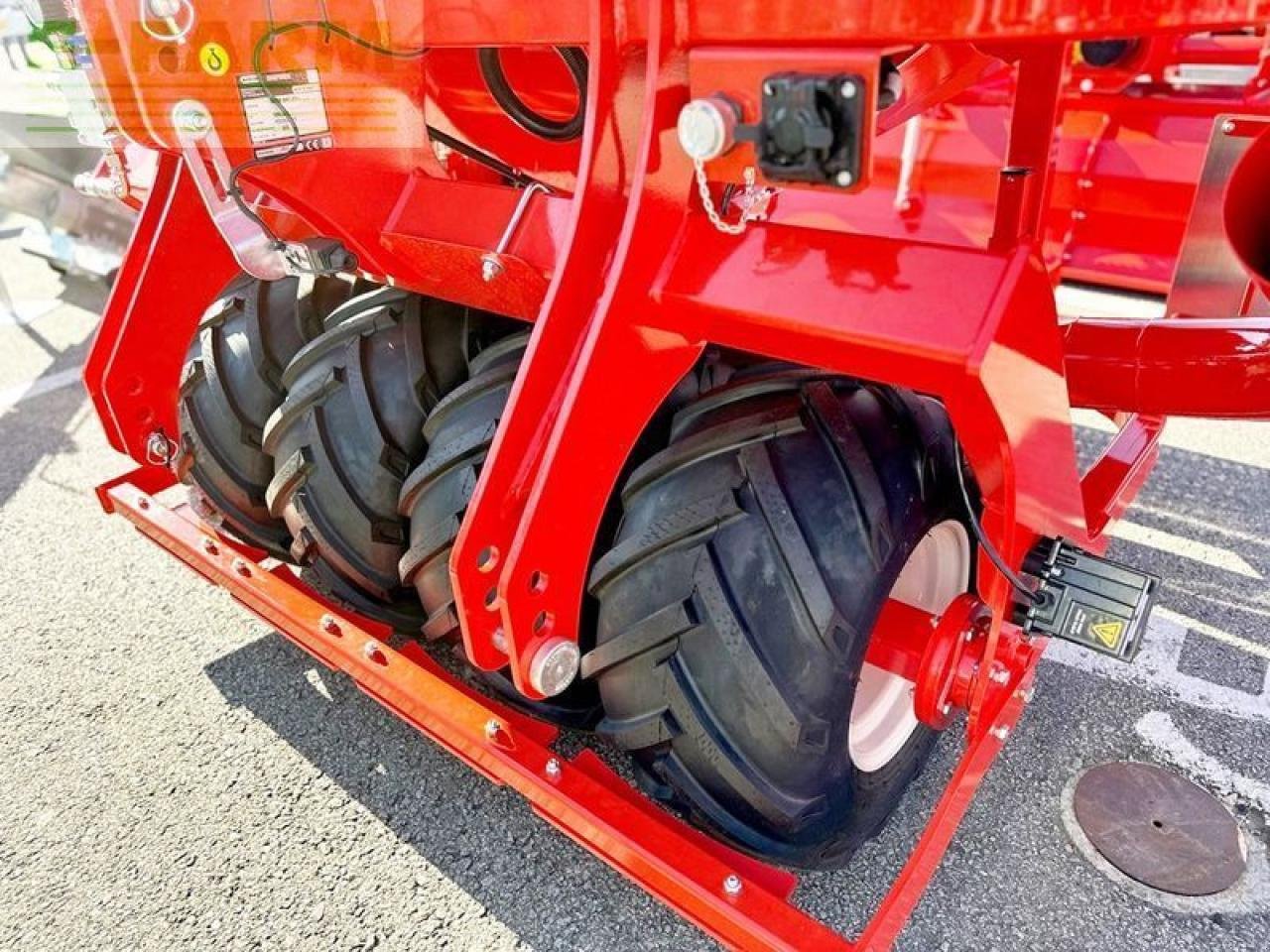 Drillmaschinenkombination del tipo Maschio /gaspardo säkombination 5 m klappbar / fronttank, Gebrauchtmaschine In SANKT MARIENKIRCHEN BEI SCHÄRDING (Immagine 9)