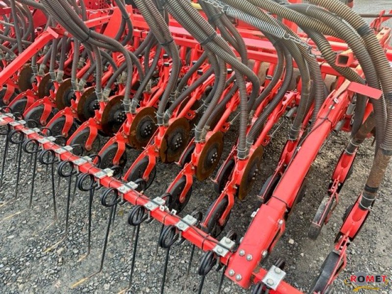 Drillmaschinenkombination des Typs Maschio PA2SF+AQUILA6000, Gebrauchtmaschine in Gennes sur glaize (Bild 9)