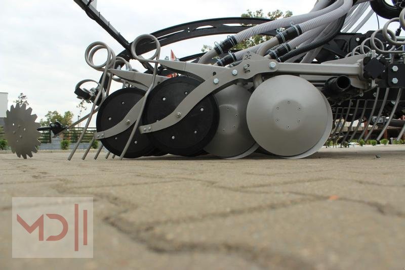 Drillmaschinenkombination of the type MD Landmaschinen AGT Drillmaschine 3,0 m ATSU, Neumaschine in Zeven (Picture 19)