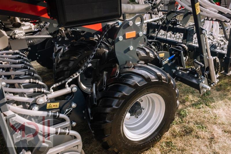 Drillmaschinenkombination of the type MD Landmaschinen AGT Drillmaschine 3,0 m ATSU, Neumaschine in Zeven (Picture 20)