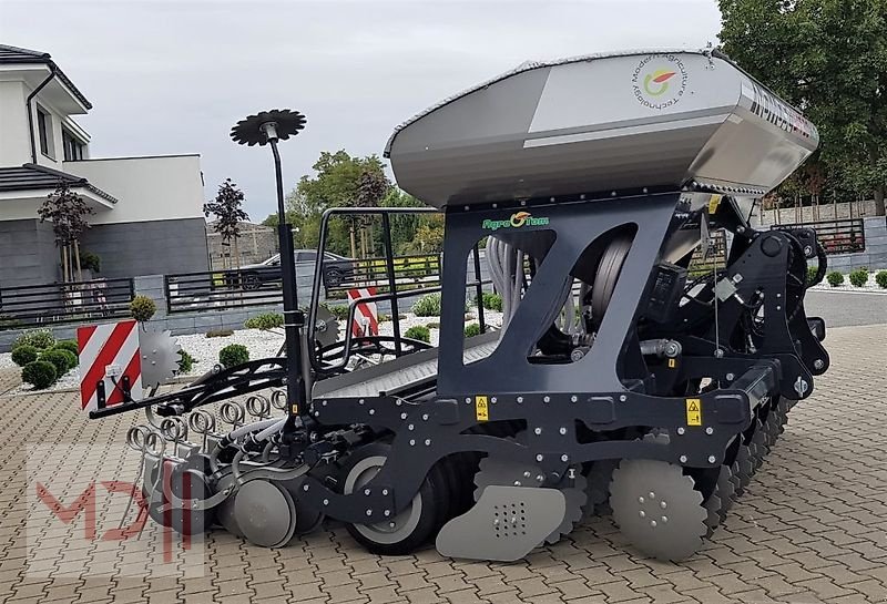 Drillmaschinenkombination des Typs MD Landmaschinen AGT Drillmaschine 4,0 m SPT, Neumaschine in Zeven (Bild 3)