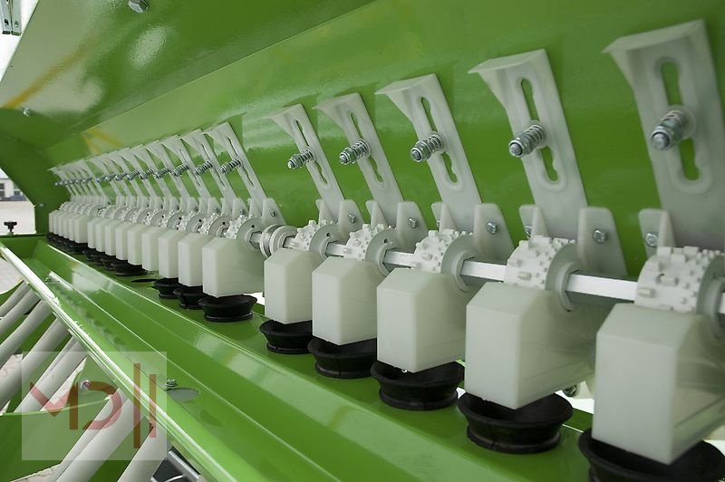 Drillmaschinenkombination des Typs MD Landmaschinen BO Aufbaudrillmaschine Scorpius, Neumaschine in Zeven (Bild 13)