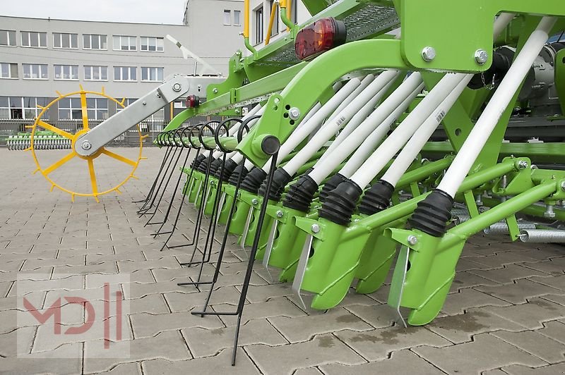 Drillmaschinenkombination des Typs MD Landmaschinen BO Aufbaudrillmaschine Scorpius, Neumaschine in Zeven (Bild 9)