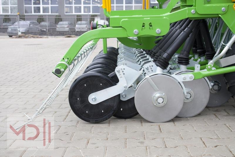 Drillmaschinenkombination des Typs MD Landmaschinen MD BO Universelle  Drillmaschine 2,5m,2,7m ,3,0m ,4,0 m, Neumaschine in Zeven (Bild 8)