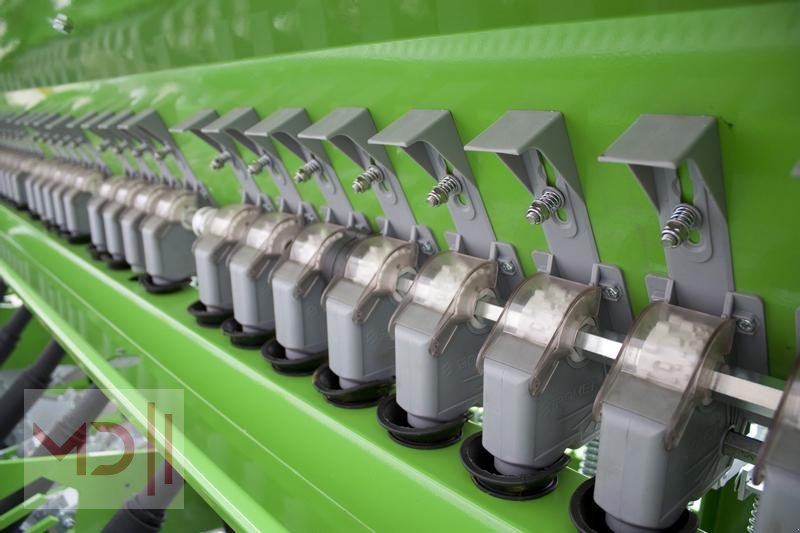 Drillmaschinenkombination des Typs MD Landmaschinen MD BO Universelle  Drillmaschine 2,5m,2,7m ,3,0m ,4,0 m, Neumaschine in Zeven (Bild 15)