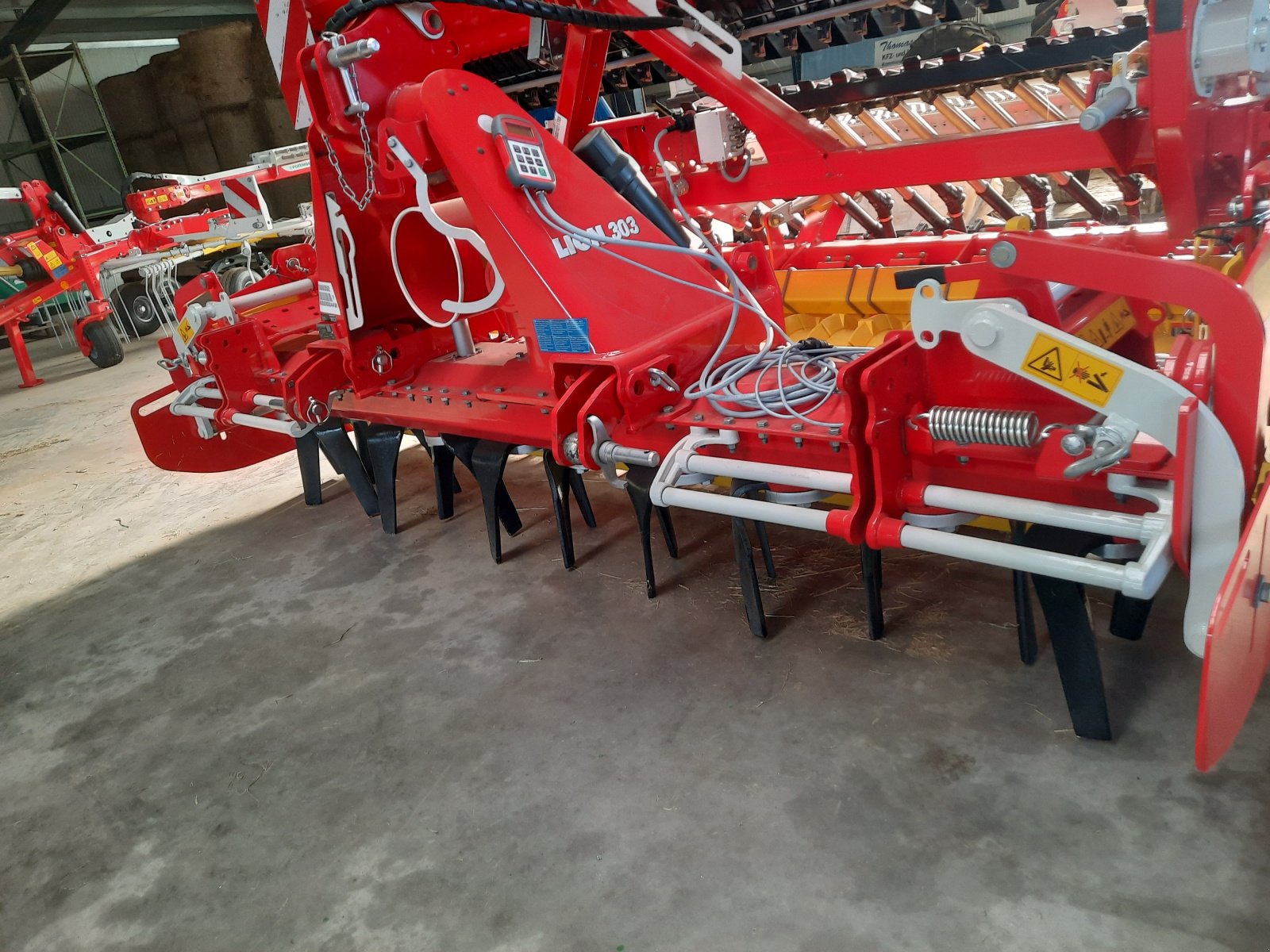 Drillmaschinenkombination del tipo Pöttinger Kreiselegge 303.12 mit Vitasem 302 ADD, Neumaschine In Donaueschingen (Immagine 7)