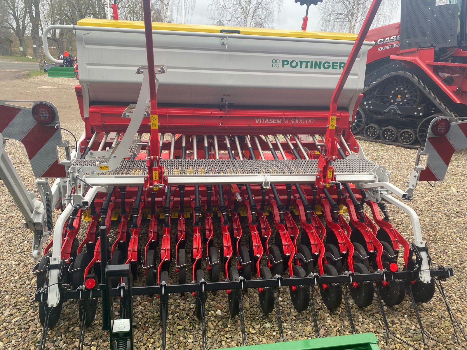 Drillmaschinenkombination des Typs Pöttinger lion 3030 + Vitasem M3000DD, Neumaschine in Klempau (Bild 4)