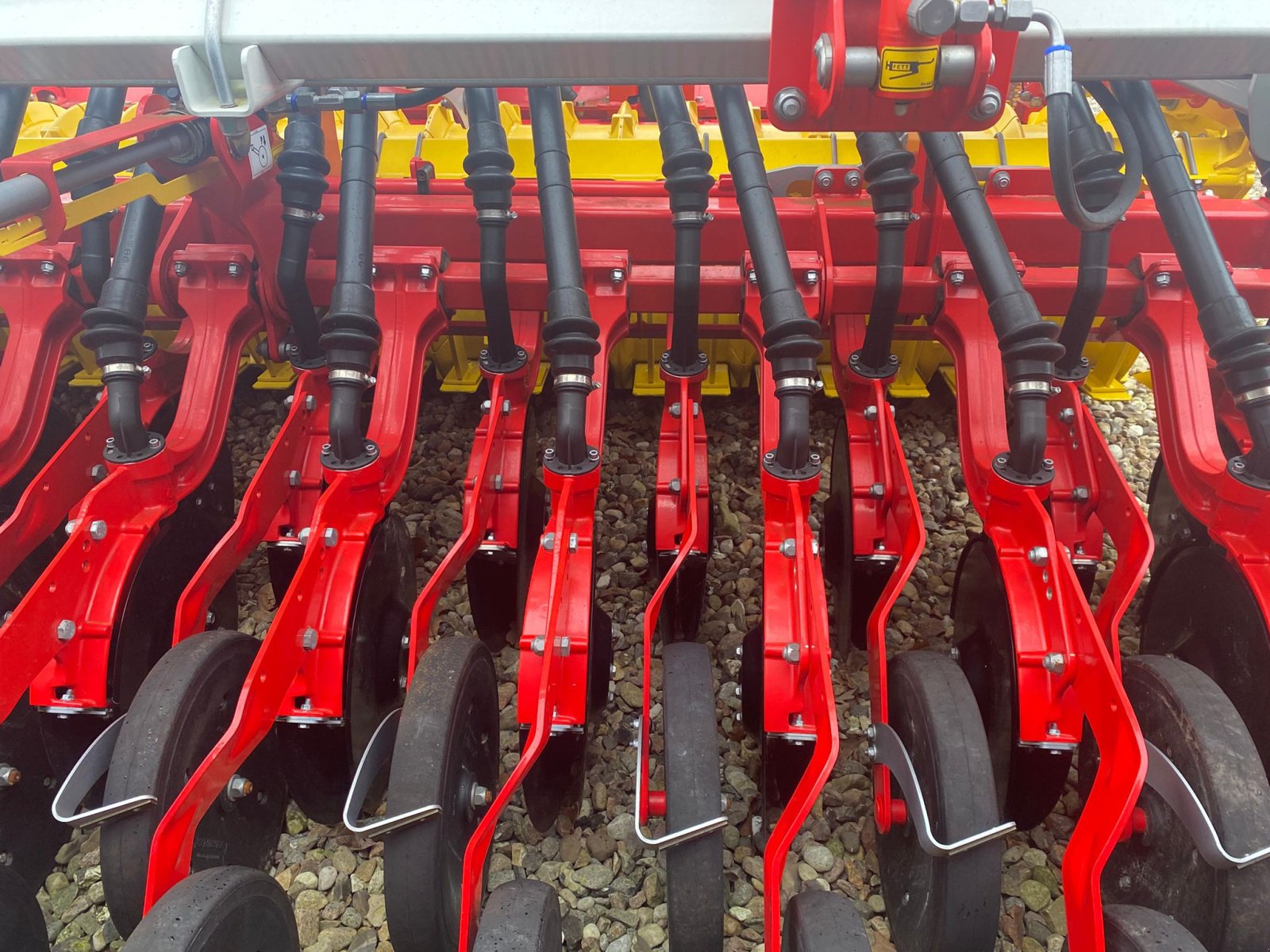 Drillmaschinenkombination des Typs Pöttinger lion 3030 + Vitasem M3000DD, Neumaschine in Klempau (Bild 6)