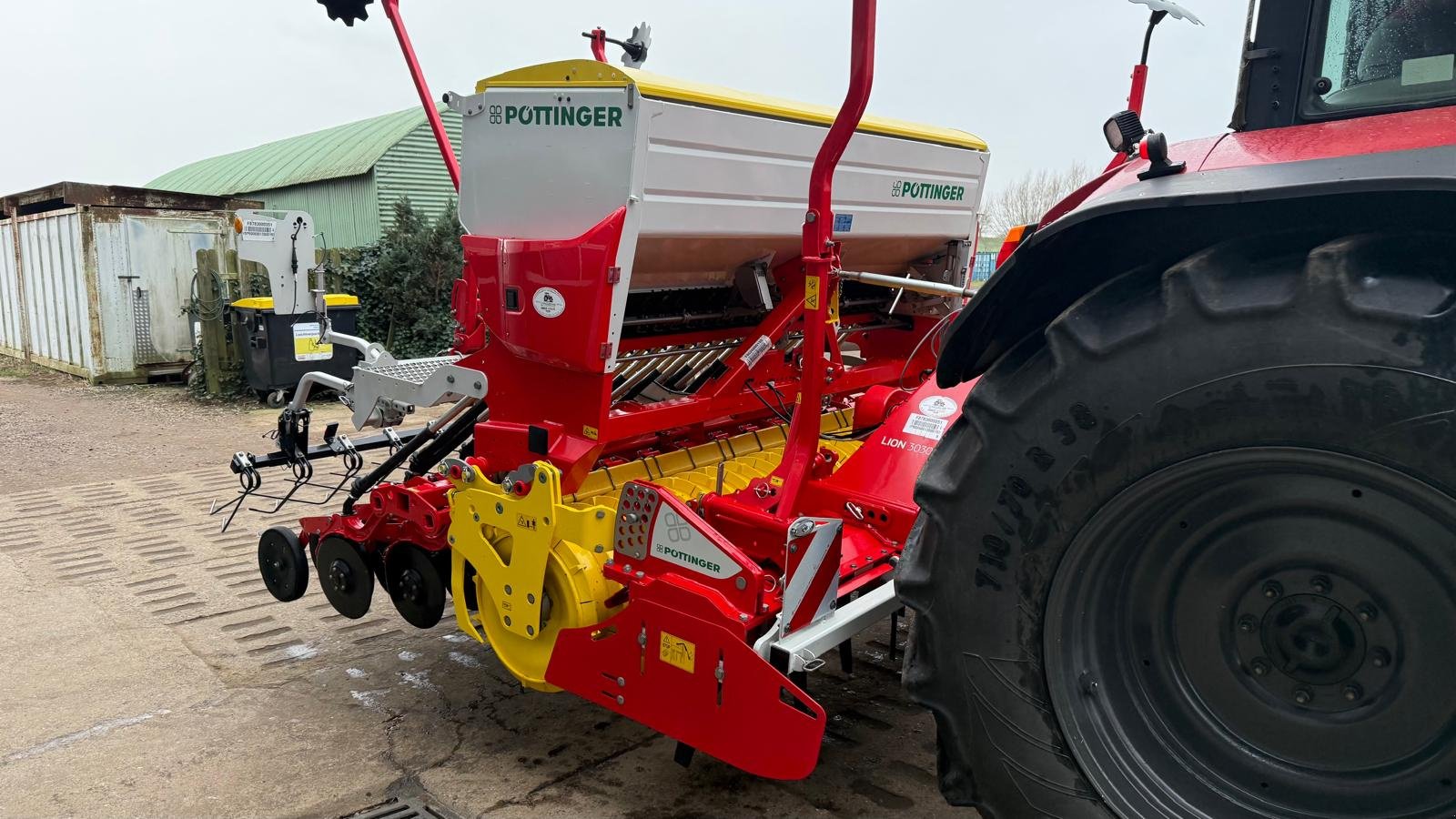 Drillmaschinenkombination del tipo Pöttinger Lion 3030 + Vitasem M3000DD, Neumaschine en Klempau (Imagen 5)