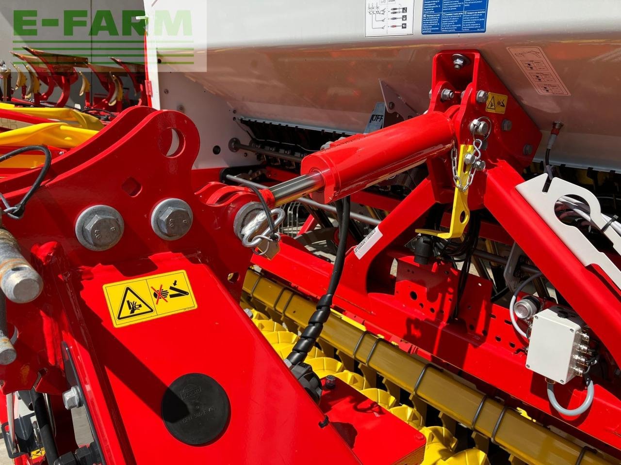 Drillmaschinenkombination типа Pöttinger LION 3040 + VITASEM M 3000 ADD, Gebrauchtmaschine в REDLHAM (Фотография 11)