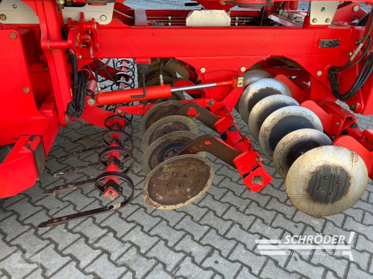 Drillmaschinenkombination типа Pöttinger TERRASEM C6 ARTIS, Gebrauchtmaschine в Jerichow - Kleinmangelsdorf (Фотография 11)