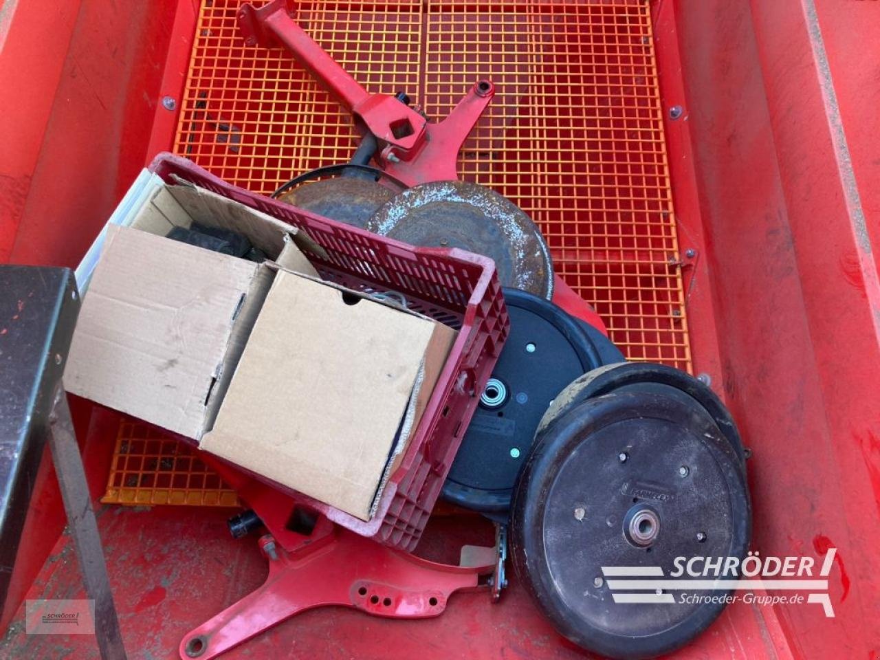 Drillmaschinenkombination типа Pöttinger TERRASEM C6 ARTIS, Gebrauchtmaschine в Jerichow - Kleinmangelsdorf (Фотография 15)