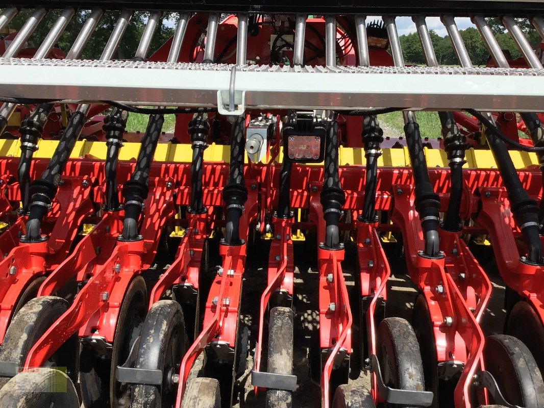 Drillmaschinenkombination of the type Pöttinger VITASEM 302 ADD mit LION 301, 24 Reihen/ 1.000 L., nur 1.150 ha !, Gebrauchtmaschine in Molbergen (Picture 17)