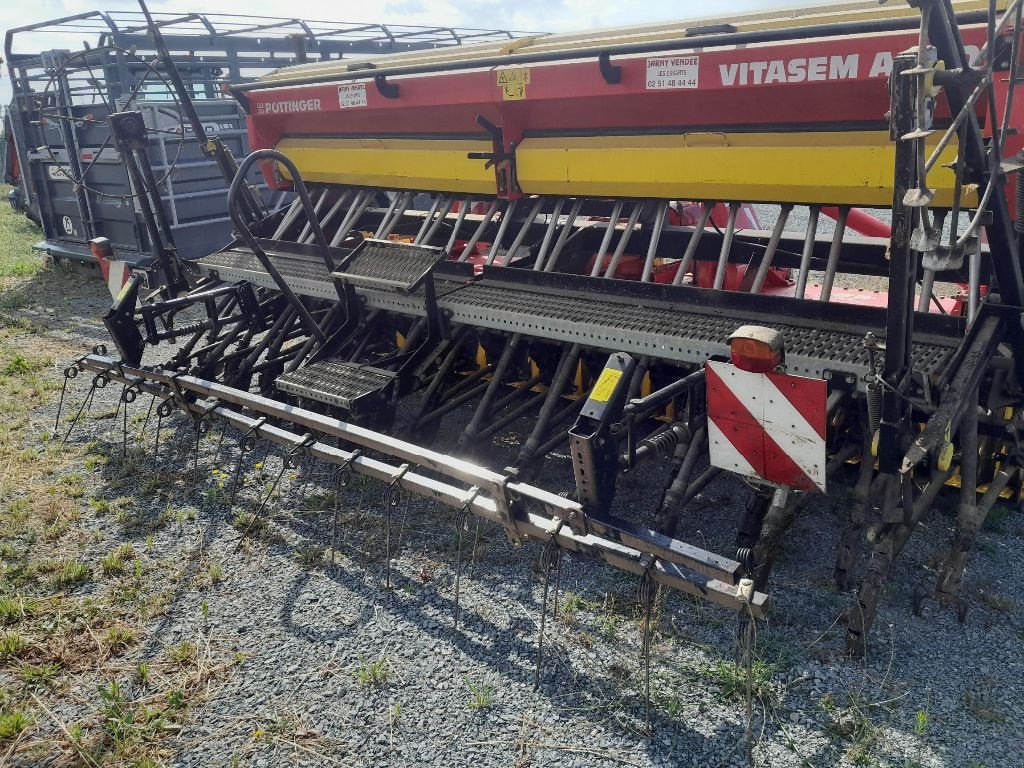 Drillmaschinenkombination des Typs Pöttinger VITASEMM A 4000, Gebrauchtmaschine in BAZOGES EN PAREDS (Bild 7)