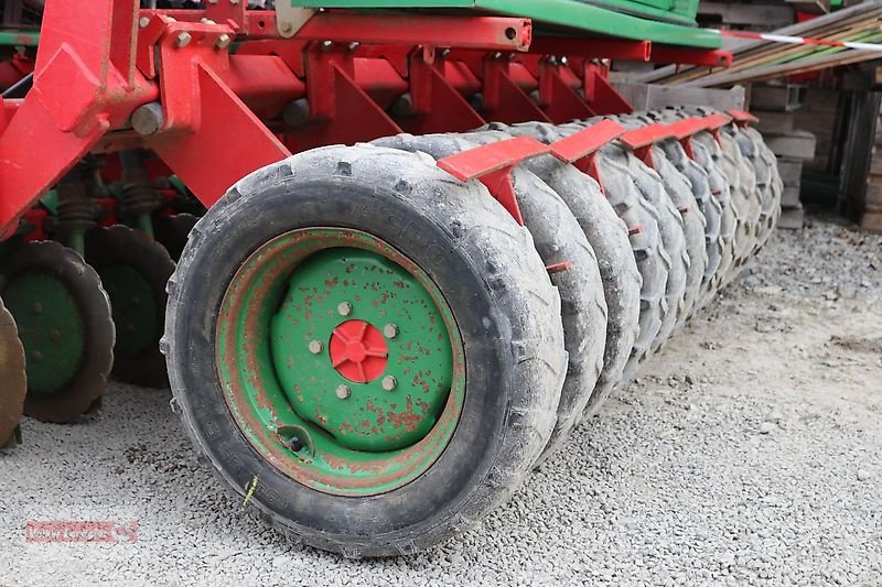 Drillmaschinenkombination типа Unia Amber 3000/3 Einscheibenschar Bestellkombination 3 m Gebraucht, Gebrauchtmaschine в Ostheim/Rhön (Фотография 9)