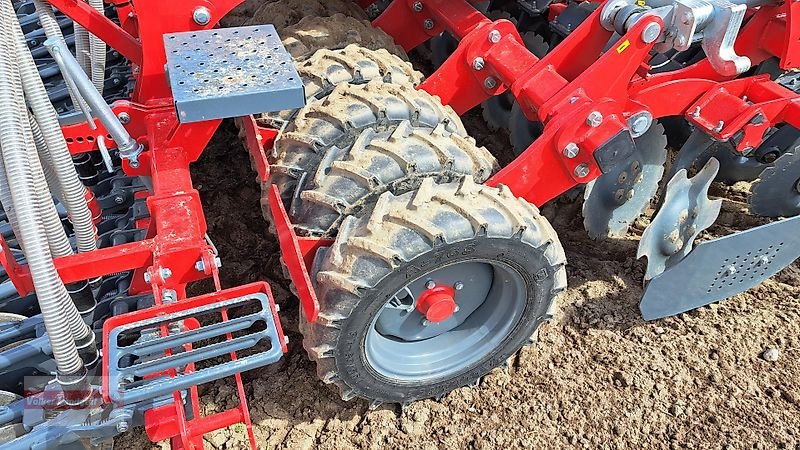 Drillmaschinenkombination del tipo Unia Fenix 1000/3 Drive Kurzscheibeneggen-Säkombination 3 m ISOBUS Steuerung, Neumaschine In Ostheim/Rhön (Immagine 15)