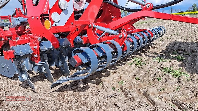 Drillmaschinenkombination du type Unia Fenix 1000/3 Drive Kurzscheibeneggen-Säkombination 3 m ISOBUS Steuerung, Neumaschine en Ostheim/Rhön (Photo 14)