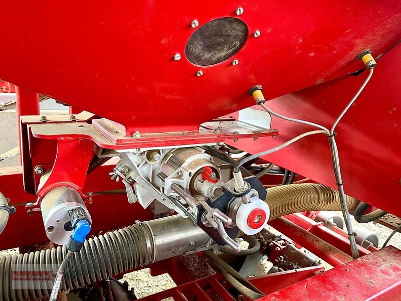 Drillmaschinenkombination of the type Unia FENIX 3000/6 Kurzscheibeneggen-Säkombination 6 m Doppelscheibenschar, Neumaschine in Ostheim/Rhön (Picture 14)