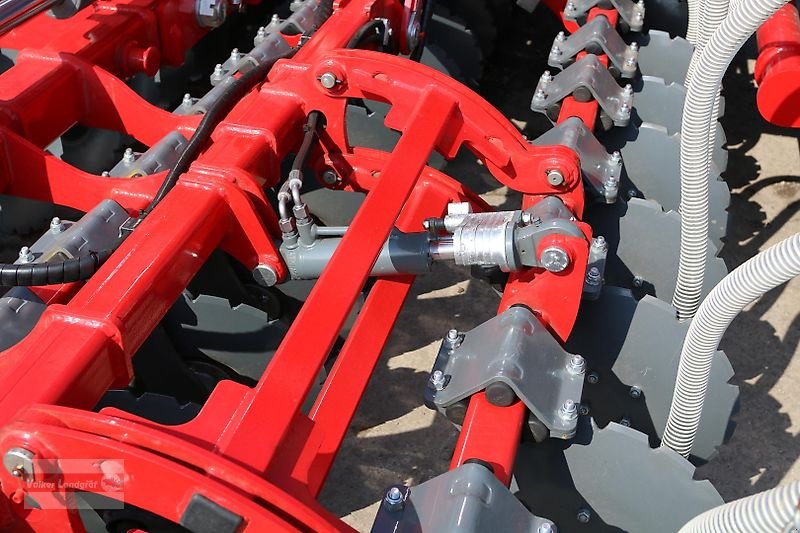 Drillmaschinenkombination del tipo Unia FENIX 3000/6 Kurzscheibeneggen-Säkombination 6 m Doppelscheibenschar, Neumaschine en Ostheim/Rhön (Imagen 31)