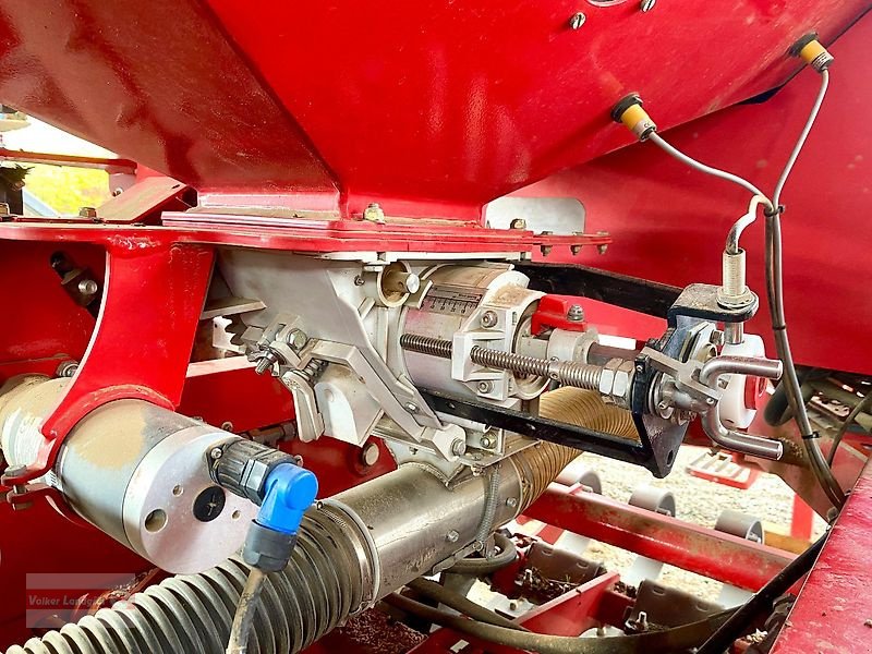 Drillmaschinenkombination del tipo Unia FENIX 3000/6 Kurzscheibeneggen-Säkombination 6 m Doppelscheibenschar, Neumaschine en Ostheim/Rhön (Imagen 16)