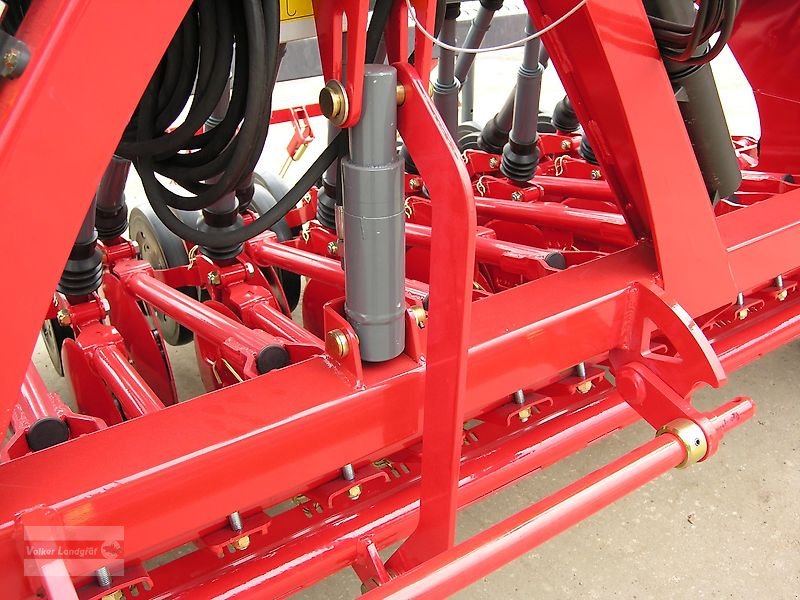 Drillmaschinenkombination del tipo Unia Polonez 550/3D Premium Doppelscheibenschar-Sämaschine 3 m 550 l Vollausstattung, Neumaschine en Ostheim/Rhön (Imagen 8)