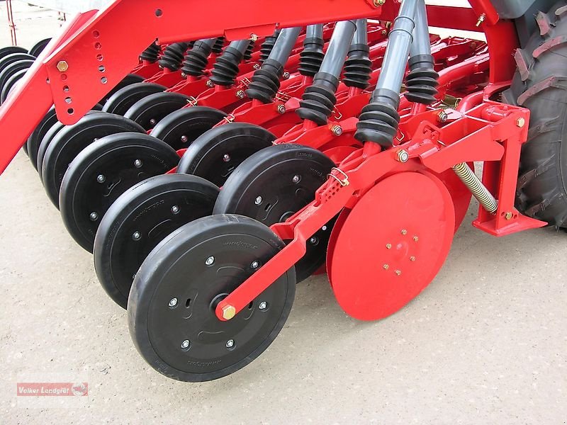 Drillmaschinenkombination del tipo Unia Polonez 550/3D Premium Doppelscheibenschar-Sämaschine 3 m 550 l Vollausstattung, Neumaschine en Ostheim/Rhön (Imagen 11)