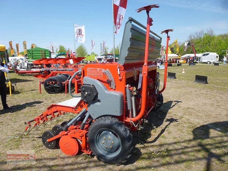 Drillmaschinenkombination of the type Unia Polonez 550/3D Premium Doppelscheibenschar-Sämaschine 3m 550l Vollausstattung, Neumaschine in Ostheim/Rhön (Picture 4)
