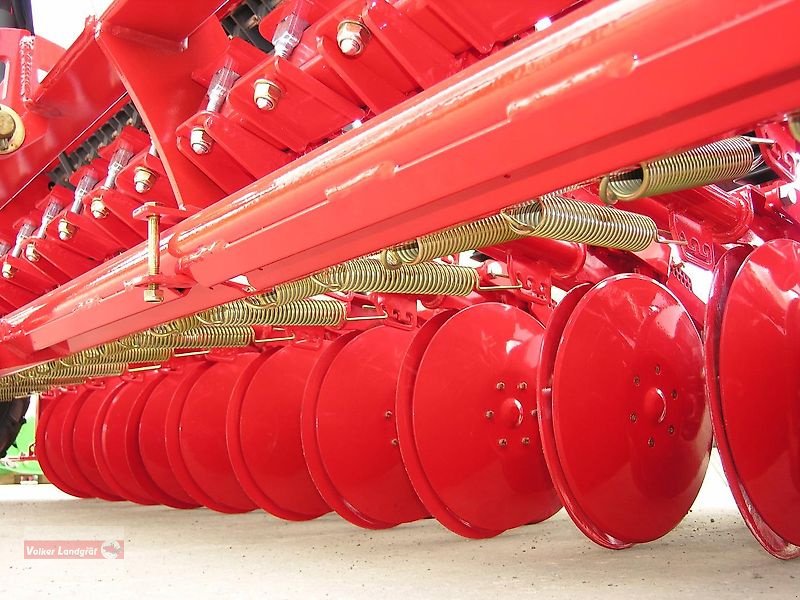 Drillmaschinenkombination of the type Unia Polonez 550/3D Premium Doppelscheibenschar-Sämaschine 3m 550l Vollausstattung, Neumaschine in Ostheim/Rhön (Picture 9)