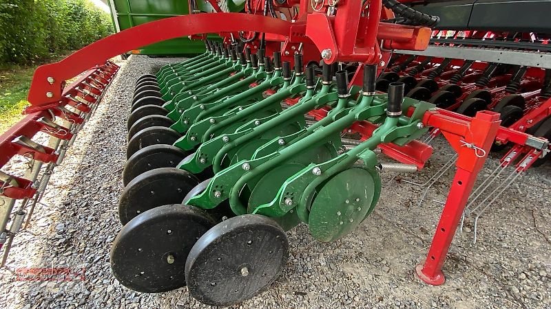 Drillmaschinenkombination typu Unia Säschiene 3 m Doppelscheibenschar Shell Dreipunktanbau, Neumaschine w Ostheim/Rhön (Zdjęcie 9)