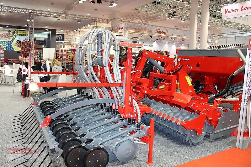 Drillmaschinenkombination del tipo Unia USF 1600/2 Fronttank 2200 l Isobus Saatguttank Düngertank, Neumaschine en Ostheim/Rhön (Imagen 29)