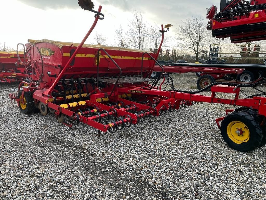 Drillmaschinenkombination del tipo Väderstad Rapid400C, Gebrauchtmaschine In Mern (Immagine 12)