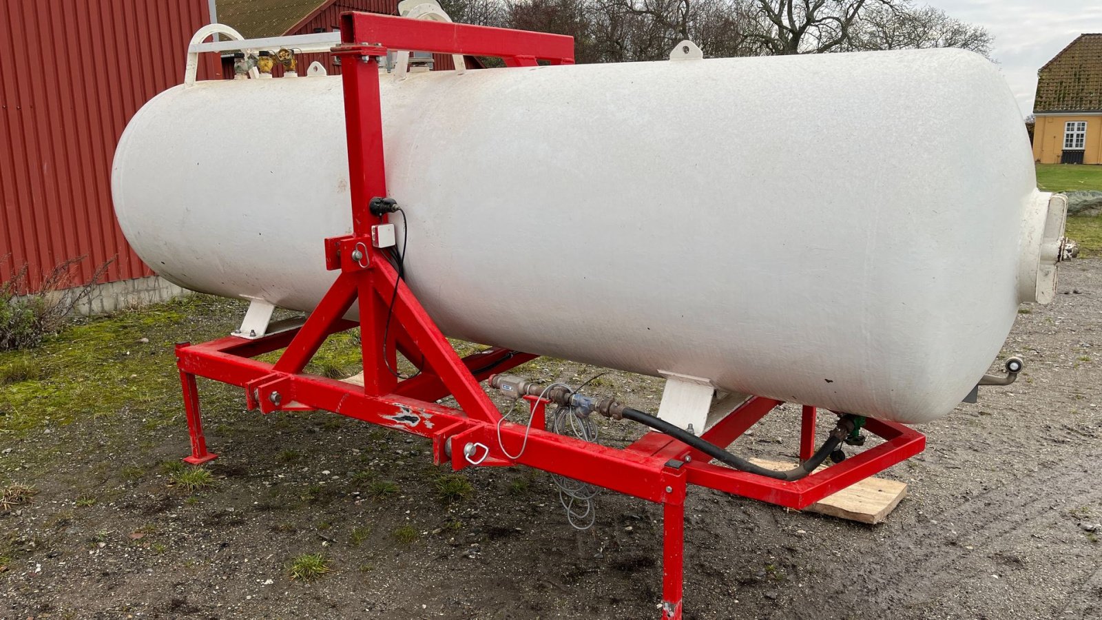 Düngerstreuer-Aufsatz типа Sonstige 2500 Kg traktor tank 3 punkt 4650 liter + pumpe + flowmåler, Gebrauchtmaschine в Borre (Фотография 3)