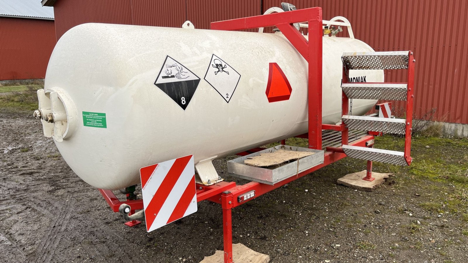 Düngerstreuer-Aufsatz типа Sonstige 2500 Kg traktor tank 3 punkt 4650 liter + pumpe + flowmåler, Gebrauchtmaschine в Borre (Фотография 1)