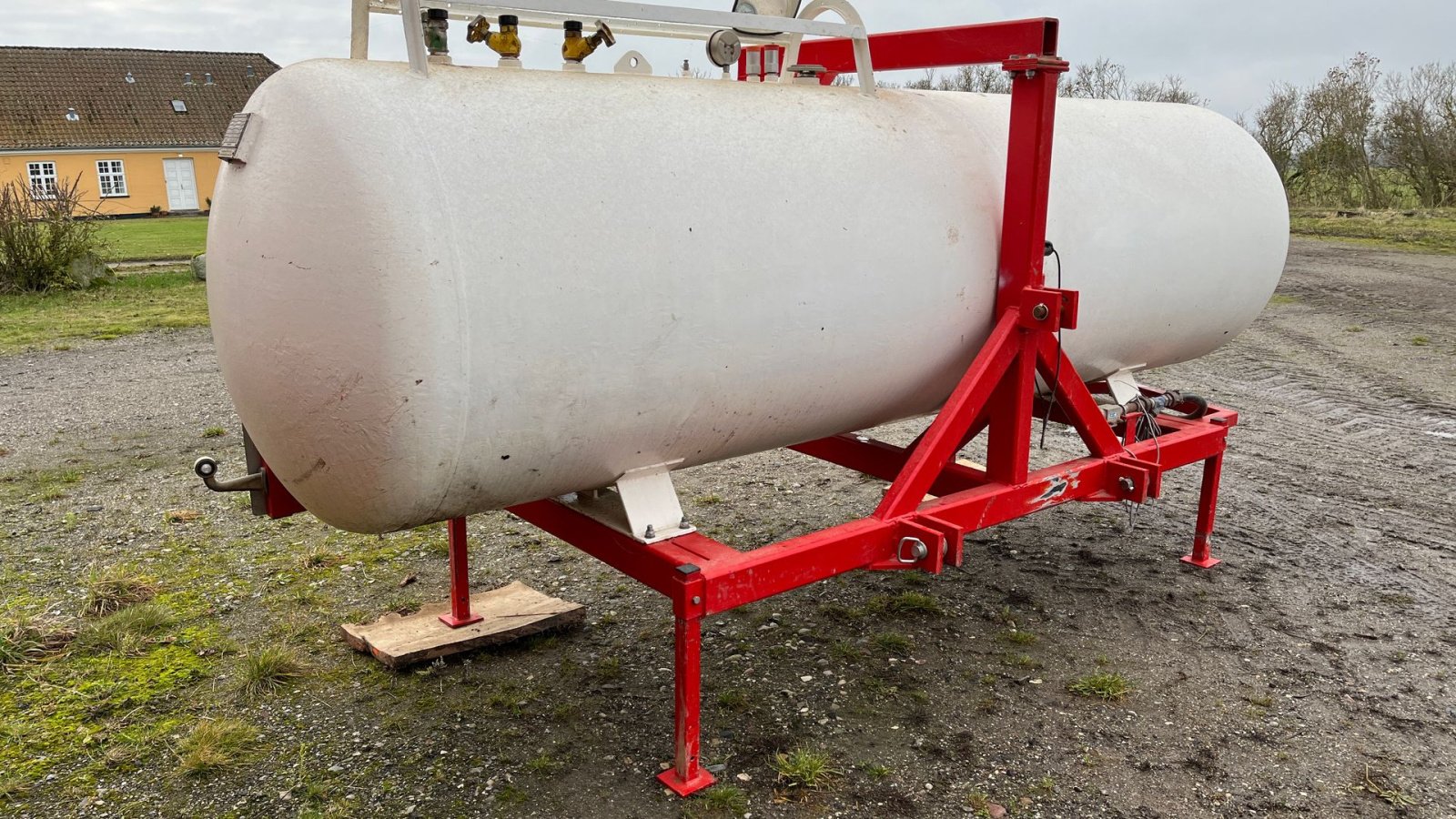 Düngerstreuer-Aufsatz типа Sonstige 2500 Kg traktor tank 3 punkt 4650 liter + pumpe + flowmåler, Gebrauchtmaschine в Borre (Фотография 4)