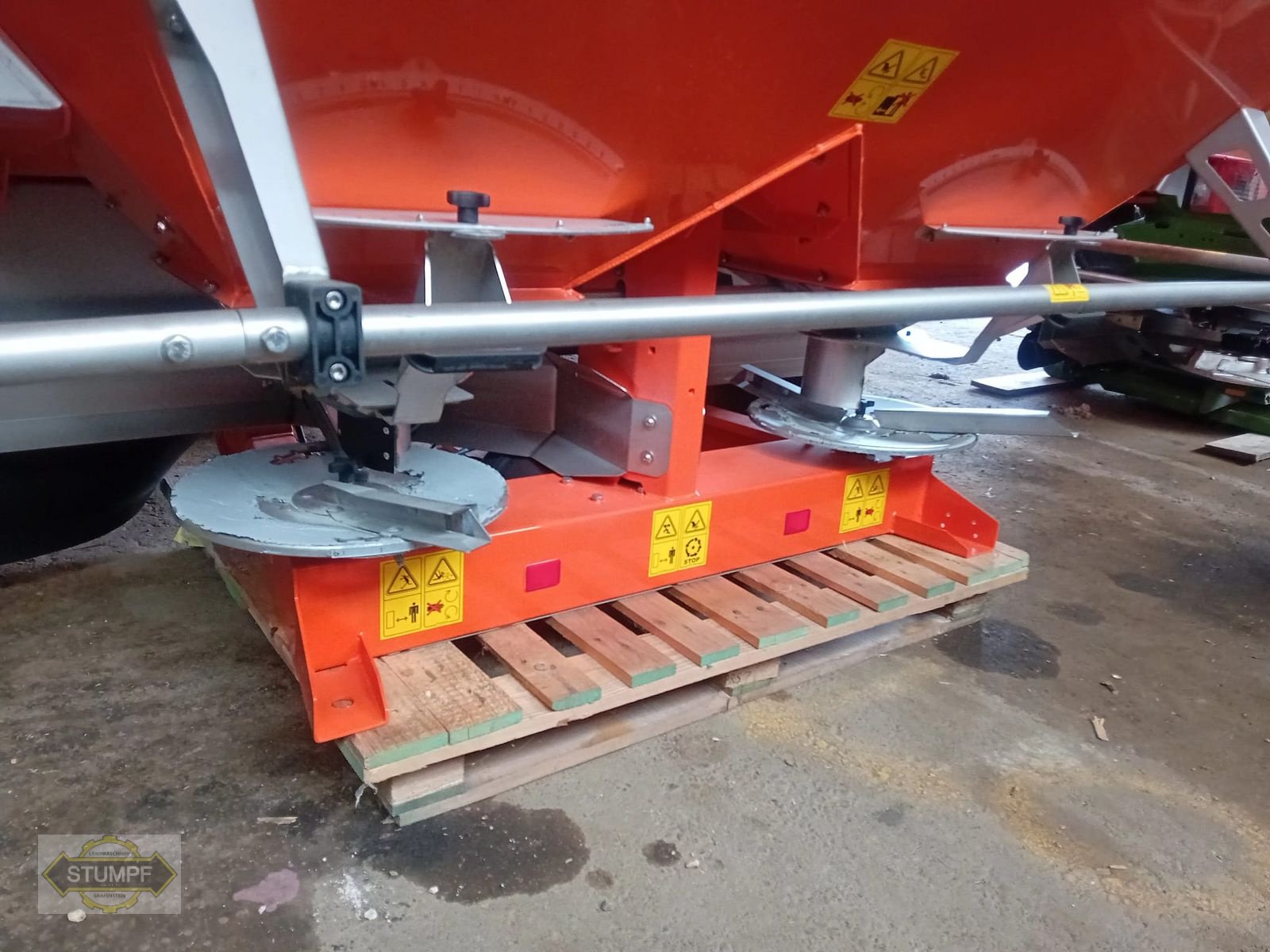 Düngerstreuer des Typs agrex FERTI -S  1500 + 650, Gebrauchtmaschine in Grafenstein (Bild 8)