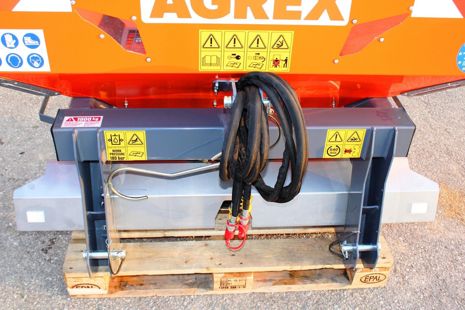 Düngerstreuer typu agrex TMY 850 Düngerstreuer, Neumaschine w Neukirchen am Walde  (Zdjęcie 5)