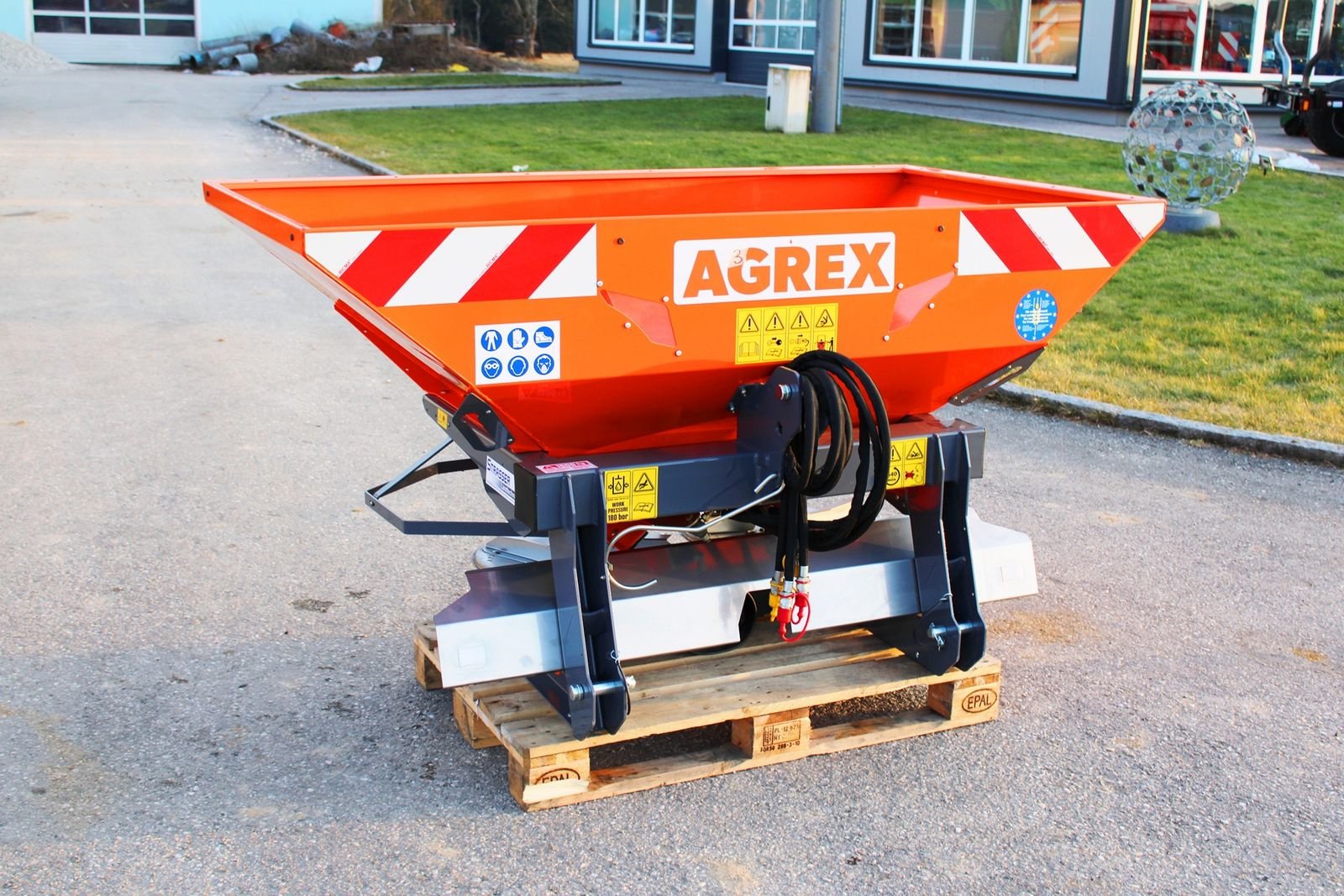 Düngerstreuer typu agrex TMY 850 Düngerstreuer, Neumaschine w Neukirchen am Walde  (Zdjęcie 4)