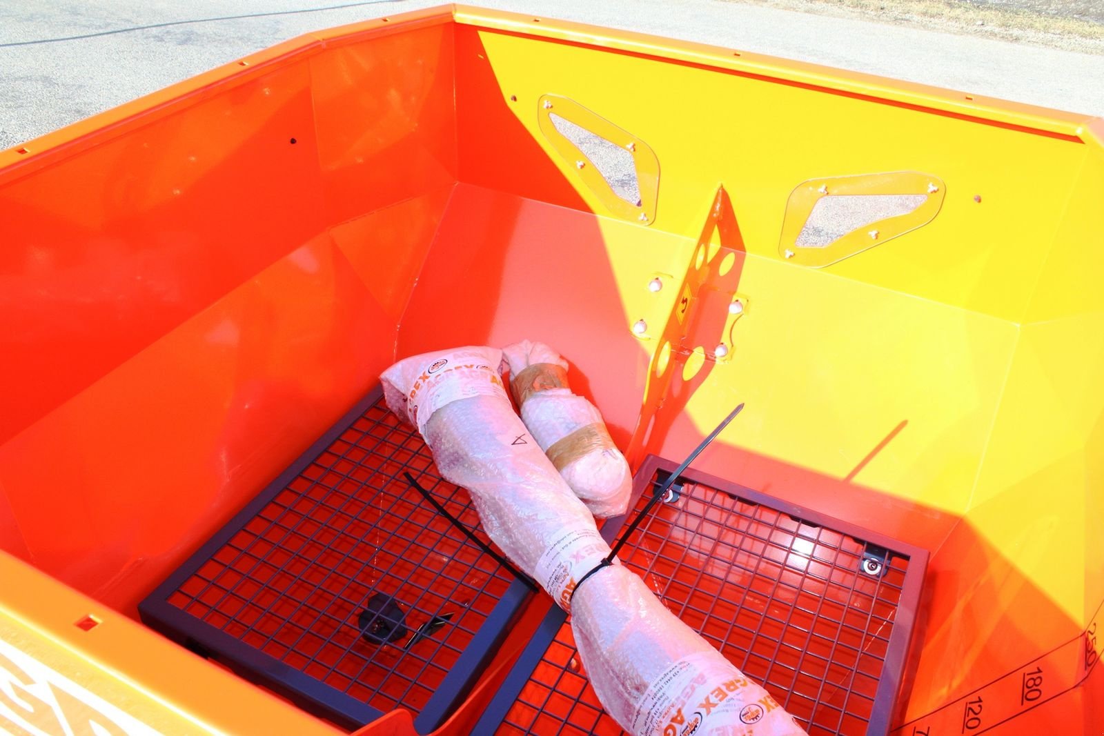 Düngerstreuer typu agrex TVS 600 Düngerstreuer, Neumaschine v Neukirchen am Walde  (Obrázek 5)