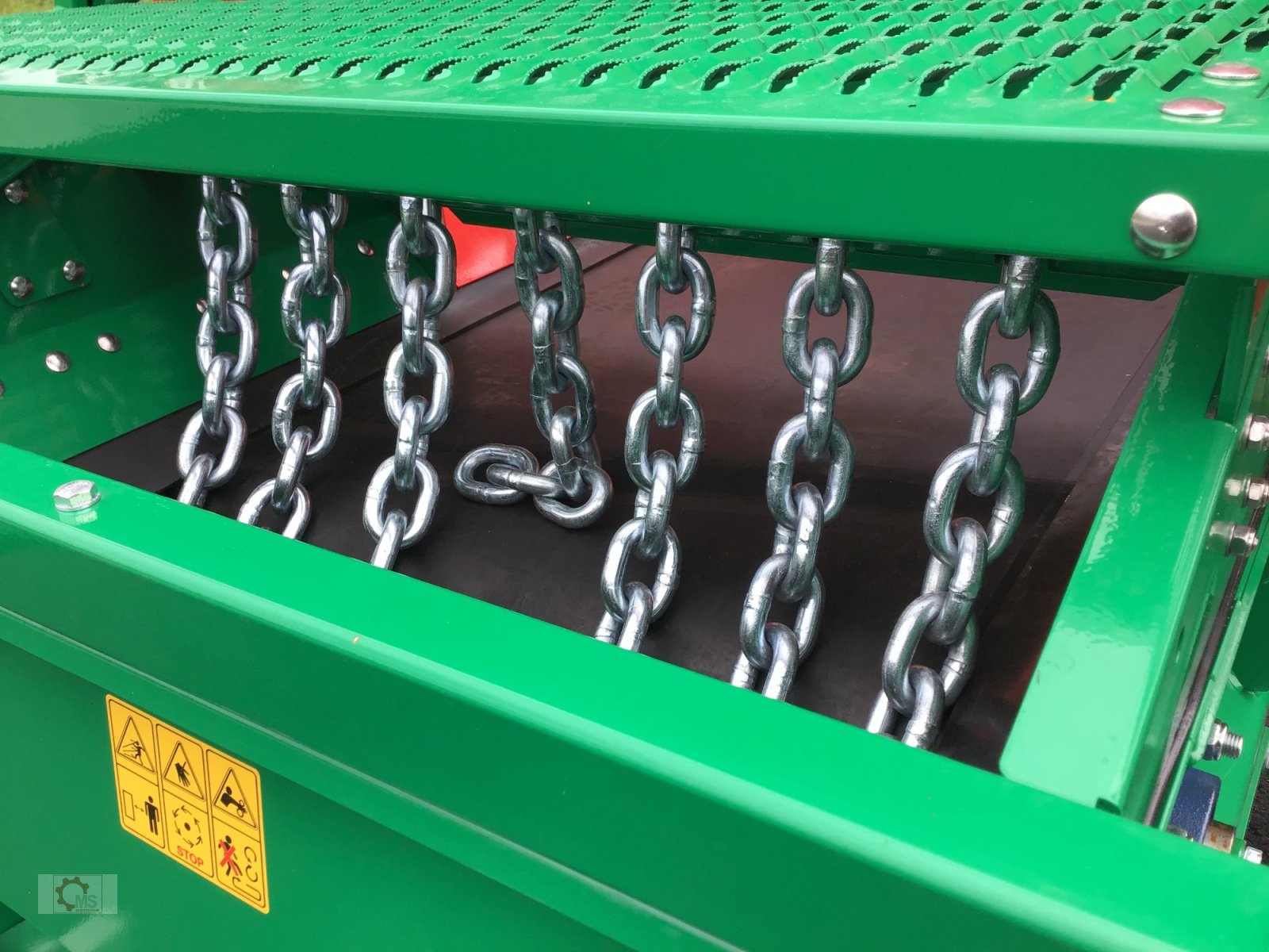 Düngerstreuer of the type Agro-Masz REWO 8200 Großflächenstreuer Kalk Dünger Streuer, Neumaschine in Tiefenbach (Picture 5)