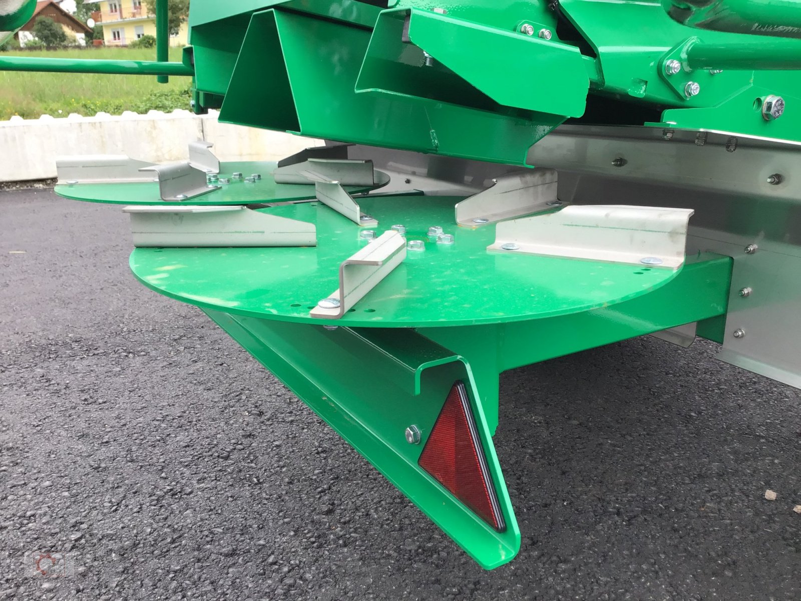 Düngerstreuer of the type Agro-Masz REWO 8200 Großflächenstreuer Kalk Dünger Streuer, Neumaschine in Tiefenbach (Picture 18)